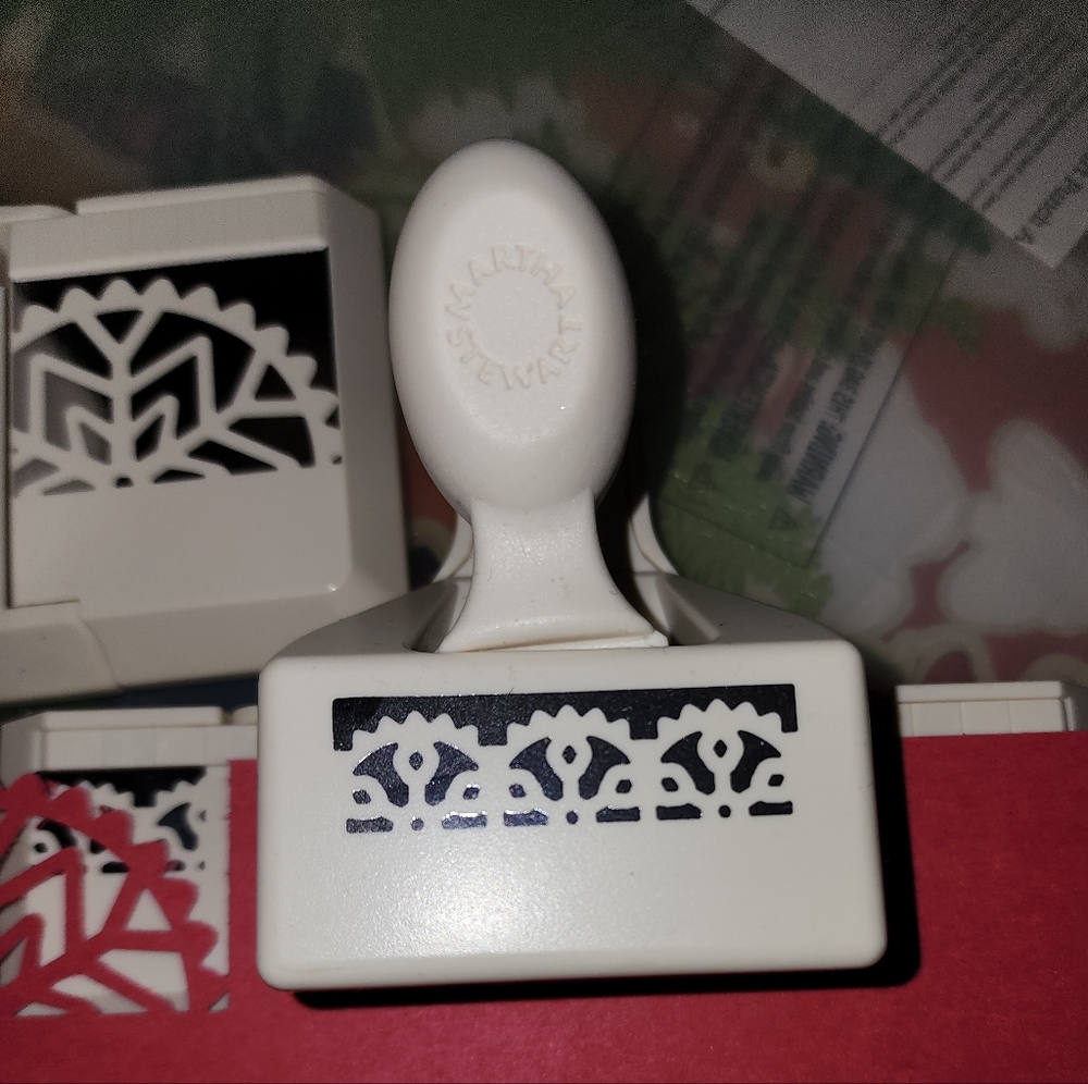 4 Piece Martha Stewart Paper Punch Set - Picture 6 of 11